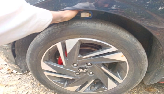 2022 Hyundai NEW I20 ASTA (O) 1.2 MT, Petrol, Manual, 33,463 km, tyre