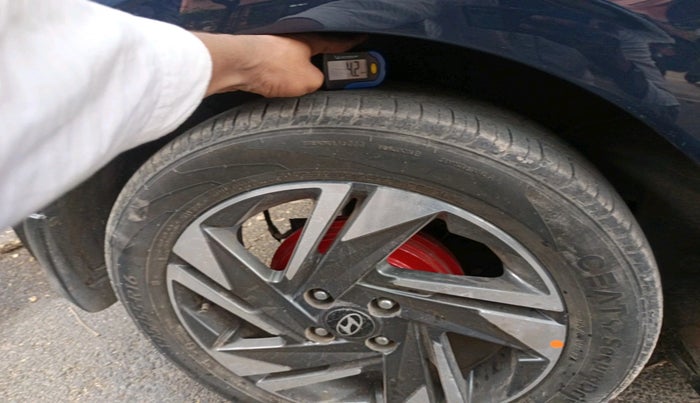 2022 Hyundai NEW I20 ASTA (O) 1.2 MT, Petrol, Manual, 33,463 km, tyre