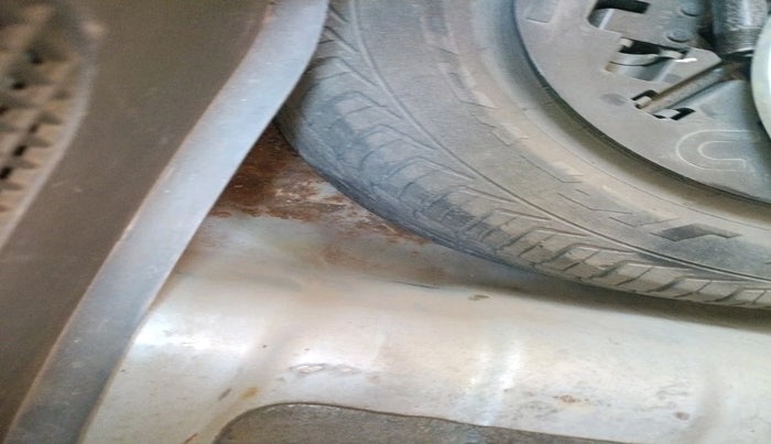 2011 Hyundai i10 SPORTZ 1.2, Petrol, Manual, 83,376 km, tyre