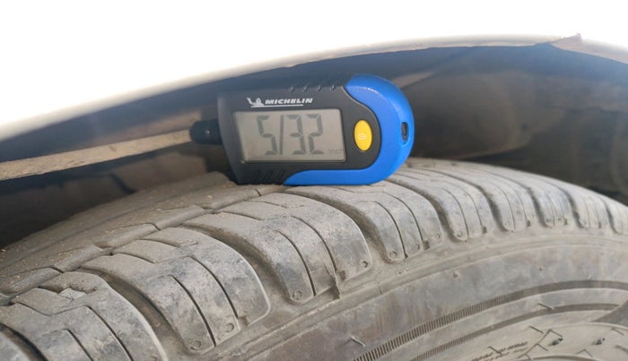 2011 Hyundai i10 SPORTZ 1.2, Petrol, Manual, 83,376 km, tyre