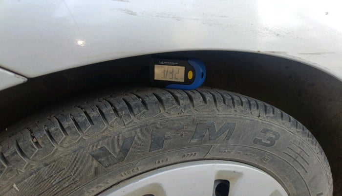 2011 Hyundai i10 SPORTZ 1.2, Petrol, Manual, 83,376 km, tyre