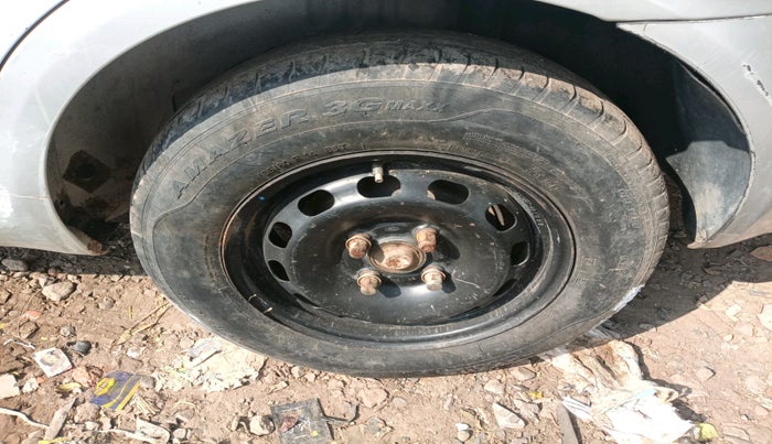 2011 Ford Fiesta EXI 1.4 DIESEL, Diesel, Manual, 1,88,679 km, tyre