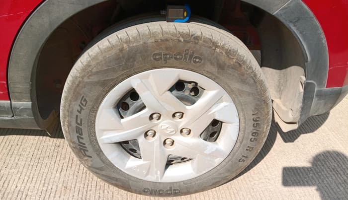 2022 Hyundai VENUE S 1.2, Petrol, Manual, 60,082 km, tyre