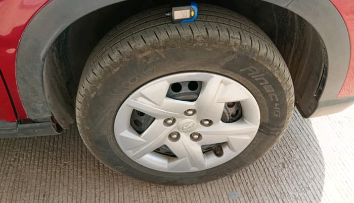 2022 Hyundai VENUE S 1.2, Petrol, Manual, 60,082 km, tyre