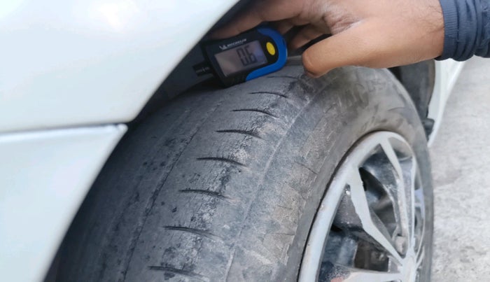 2012 Maruti Swift VXI, Petrol, Manual, 77,318 km, tyre