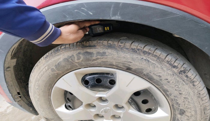 2022 Mahindra XUV300 W6 1.2 PETROL, Petrol, Manual, 6,273 km, tyre