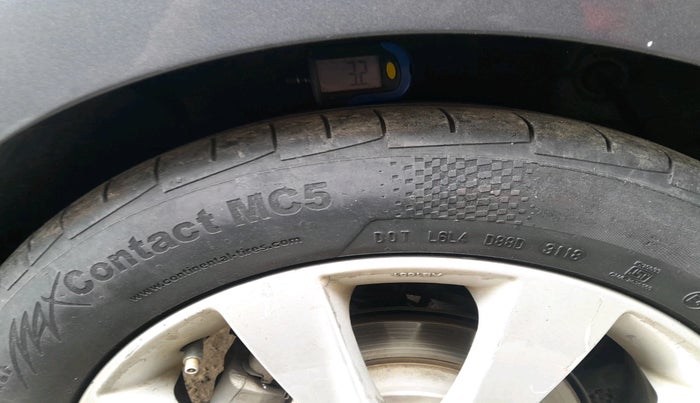 2012 Hyundai Verna FLUIDIC 1.6 CRDI SX OPT, Diesel, Manual, 2,18,094 km, tyre