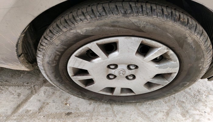 2012 Hyundai i20 MAGNA 1.2, Petrol, Manual, 90,665 km, tyre