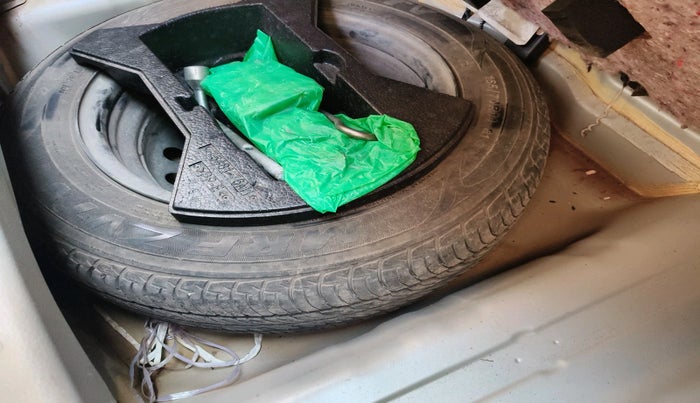 2016 Maruti Celerio VXI AMT, Petrol, Automatic, 43,881 km, tyre