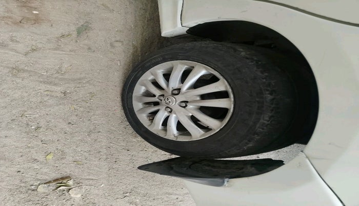 2011 Toyota Etios VX, Petrol, Manual, 1,83,923 km, tyre