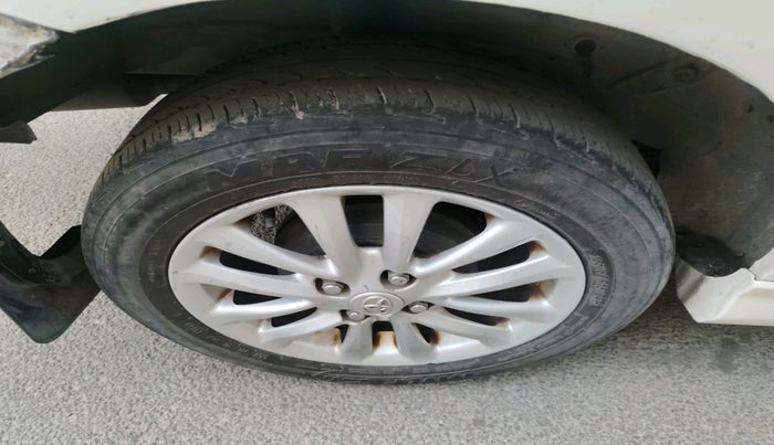 2011 Toyota Etios VX, Petrol, Manual, 1,83,923 km, tyre