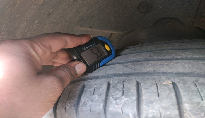 2020 Mahindra XUV500 W11 AT, Diesel, Automatic, 1,18,253 km, tyre