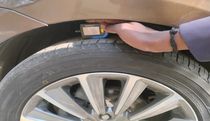 2018 Maruti Ciaz ALPHA  AT 1.5 SHVS PETROL, Petrol, Automatic, 1,29,183 km, tyre