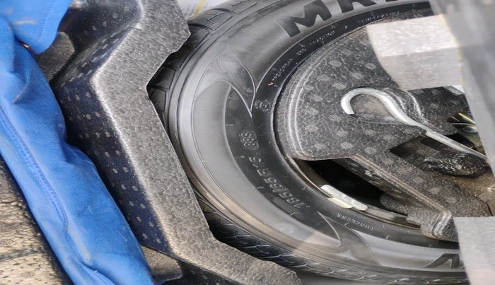 2018 Maruti Ciaz ALPHA  AT 1.5 SHVS PETROL, Petrol, Automatic, 1,29,183 km, tyre