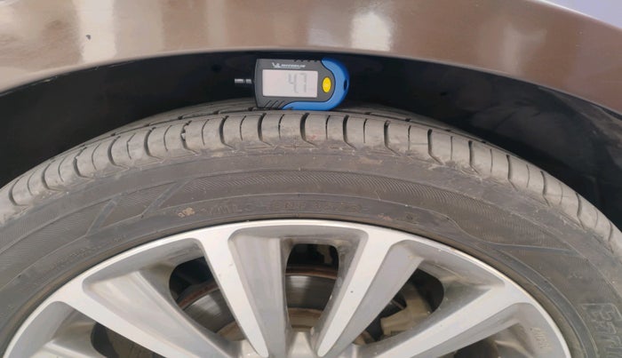 2018 Maruti Ciaz ALPHA  AT 1.5 SHVS PETROL, Petrol, Automatic, 1,29,183 km, tyre