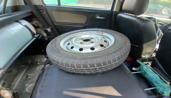 2014 Maruti Wagon R 1.0 LXI CNG, Petrol, Manual, 46,522 km, tyre