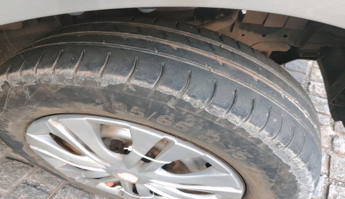 2013 Mahindra Quanto C2, Diesel, Manual, 1,17,192 km, tyre