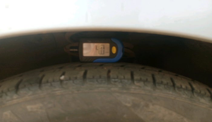 2013 Hyundai i10 SPORTZ 1.2 AT, Petrol, Automatic, 80,671 km, tyre