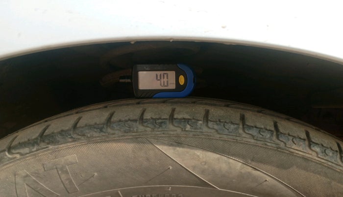 2013 Hyundai i10 SPORTZ 1.2 AT, Petrol, Automatic, 80,671 km, tyre