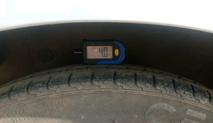 2013 Hyundai i10 SPORTZ 1.2 AT, Petrol, Automatic, 80,671 km, tyre