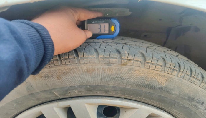 2014 Maruti Swift LXI, Petrol, Manual, 81,265 km, tyre