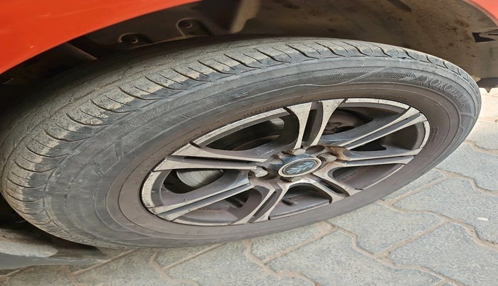 2014 Ford Ecosport TREND 1.5L PETROL, Petrol, Manual, 1,11,000 km, tyre