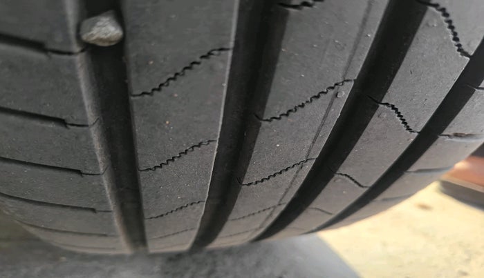 2018 Ford Ecosport TREND + 1.5L PETROL AT, Petrol, Automatic, 1,03,745 km, tyre