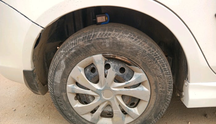 2017 Maruti Dzire VDI, Diesel, Manual, 56,157 km, tyre