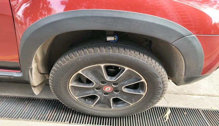 2017 Renault Duster RXL PETROL, Petrol, Manual, 72,744 km, tyre