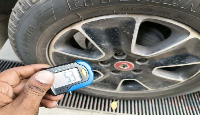 2017 Renault Duster RXL PETROL, Petrol, Manual, 72,744 km, tyre