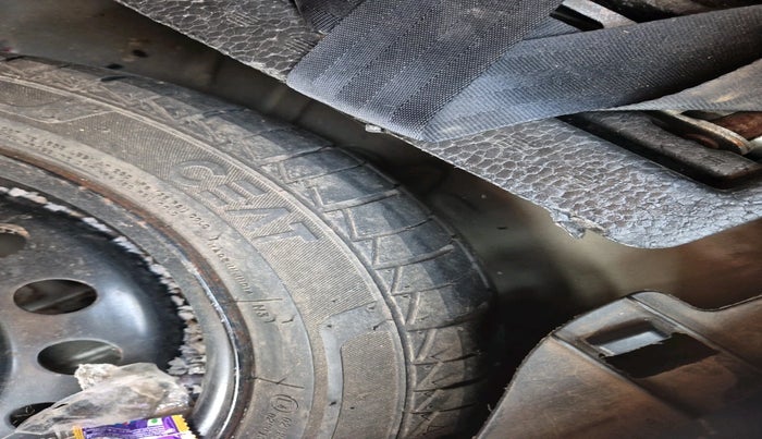 2014 Maruti Wagon R 1.0 VXI, Petrol, Manual, 68,343 km, tyre