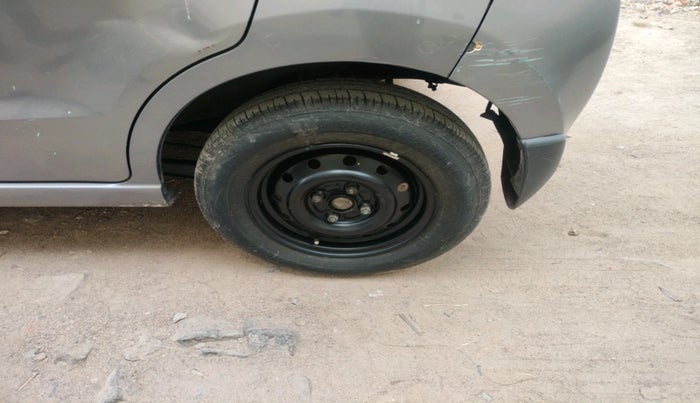 2013 Maruti A Star VXI (ABS) AT, Petrol, Automatic, 71,308 km, tyre