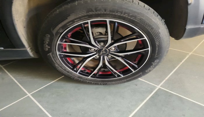 2023 Toyota URBAN CRUISER HYRYDER E NEO DRIVE, Petrol, Manual, 26,757 km, tyre