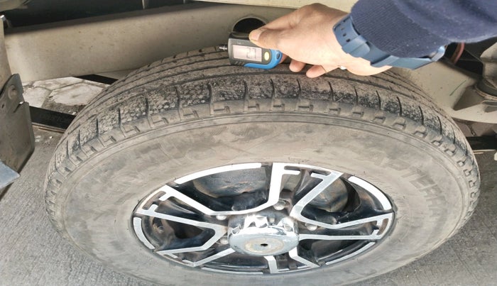 2021 Mahindra Bolero B6 (O), Diesel, Manual, 93,625 km, tyre