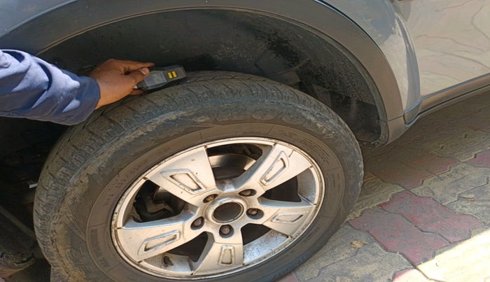 2012 Mahindra XUV500 W8, Diesel, Manual, 1,51,653 km, tyre