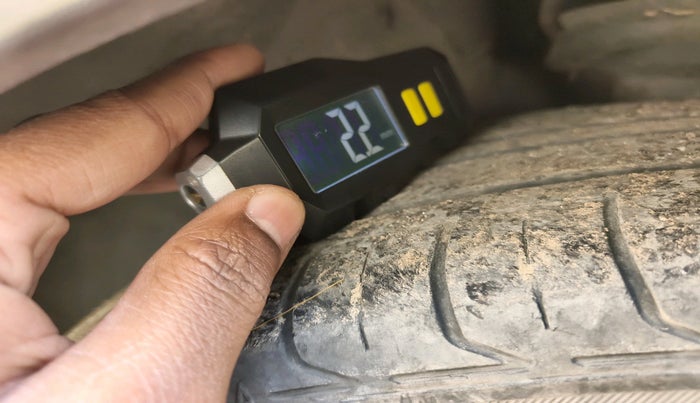 2016 Hyundai Creta SX (O) 1.6 DIESEL, Diesel, Manual, 1,64,009 km, tyre