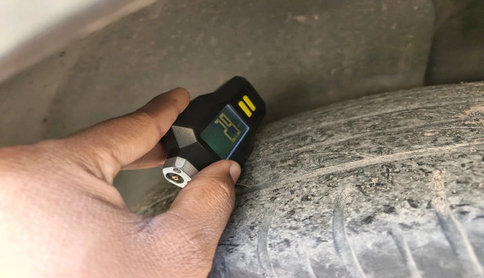 2016 Hyundai Creta SX (O) 1.6 DIESEL, Diesel, Manual, 1,64,009 km, tyre