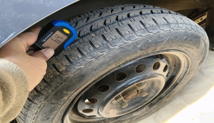 2011 Maruti Wagon R 1.0 VXI, Petrol, Manual, 1,09,440 km, tyre