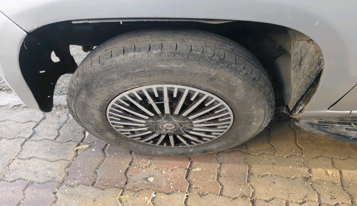 2015 Mahindra TUV300 T6 PLUS, Diesel, Manual, 67,814 km, tyre