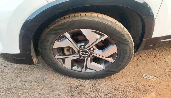 2021 KIA SONET HTX 1.5 AT, Diesel, Automatic, 26,275 km, tyre