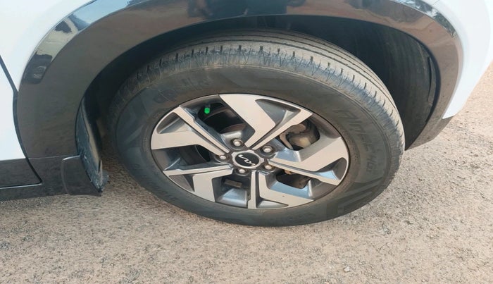 2021 KIA SONET HTX 1.5 AT, Diesel, Automatic, 26,275 km, tyre