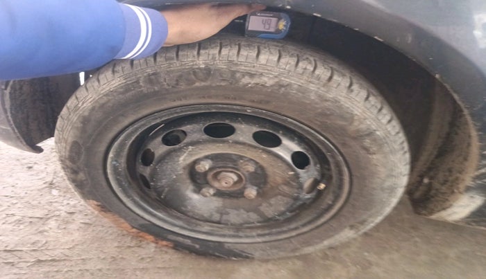 2011 Ford Figo ZXI 1.2 PETROL, Petrol, Manual, 81,934 km, tyre