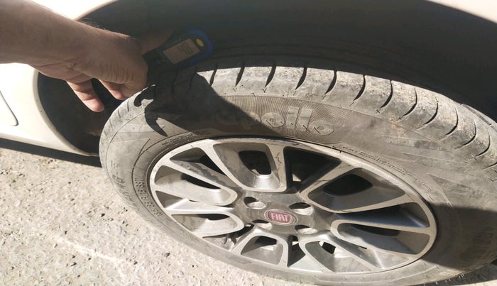 2016 Fiat Punto EVO EMOTION 1.3 MULTIJET, Diesel, Manual, 1,70,744 km, tyre