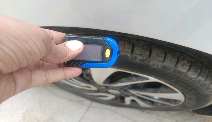 2021 Maruti Baleno ZETA PETROL 1.2, Petrol, Manual, 54,098 km, tyre