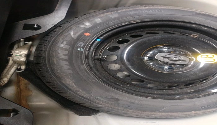 2021 Maruti Baleno ZETA PETROL 1.2, Petrol, Manual, 54,098 km, tyre