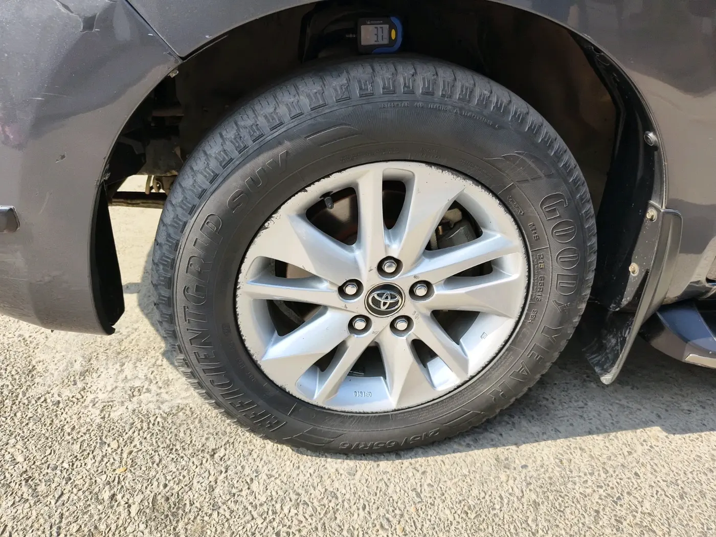 2018 Toyota Innova Crysta 2.8 GX AT 8 STR, Diesel, Automatic, 1,04,211 km, tyre