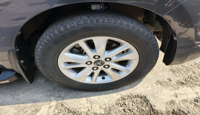 2018 Toyota Innova Crysta 2.8 GX AT 8 STR, Diesel, Automatic, 1,04,211 km, tyre