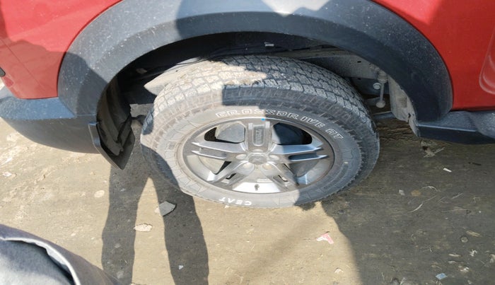 2024 Mahindra Thar LX D HT 2WD MT, Diesel, Manual, 14,145 km, tyre