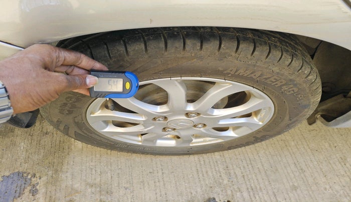 2015 Honda Amaze 1.2L I-VTEC VX, Petrol, Manual, 1,00,690 km, tyre