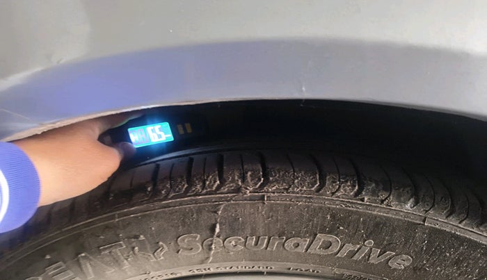 2011 Hyundai Sonata Transform 2.0 CRDI AT, Diesel, Automatic, 2,07,991 km, tyre